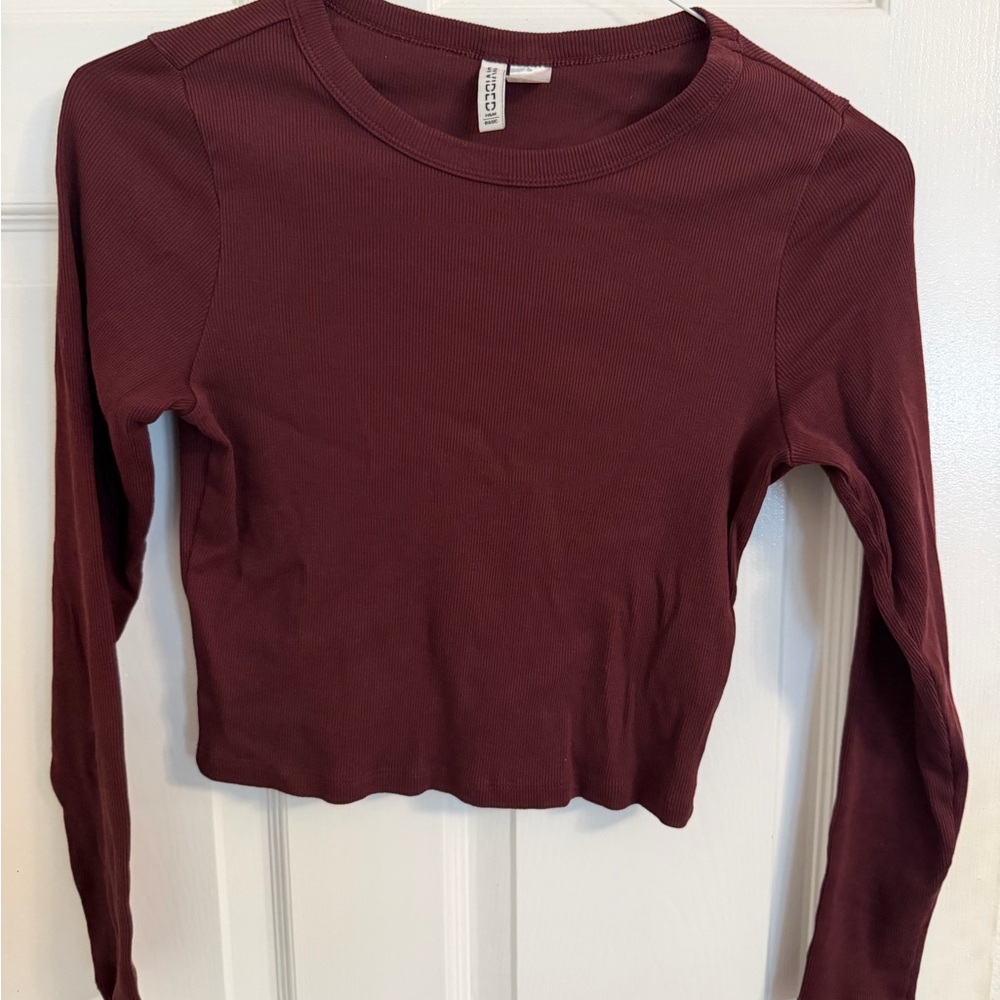 H&M Burgundy Ribbed Long-Sleeve Crop Top